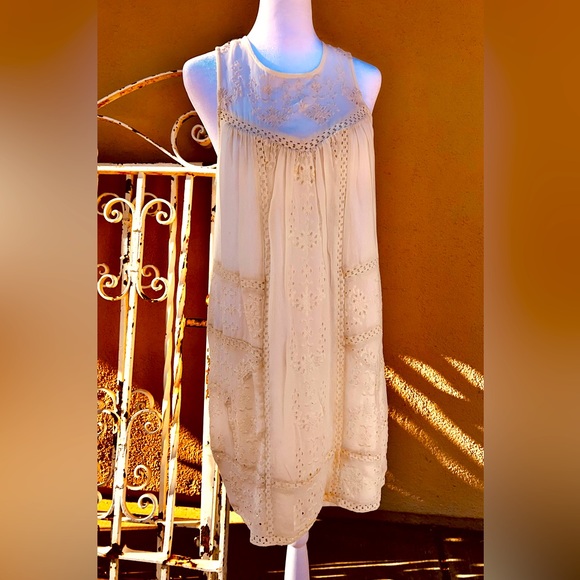 JOIE Porcelain White Gorgeous Eyelet 100% Silk Dress Fully Lined NWT Size Small - Picture 9 of 16